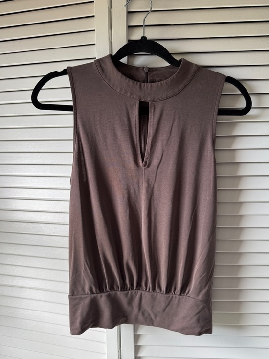 White House Black Market Tops - White House Black Market Sleeveless Keyhole Blouse in Taupe